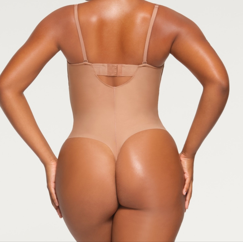 Skims body under wire thong bodysuit sienna - Picture 3 of 7